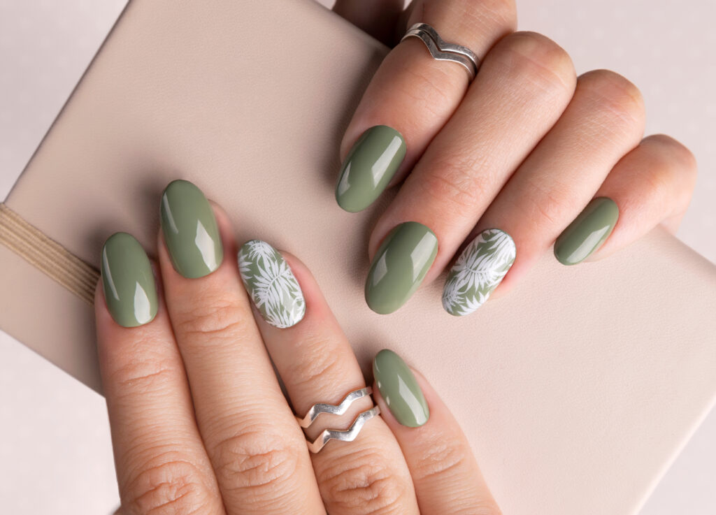 The benefits and truth about the Russian manicure